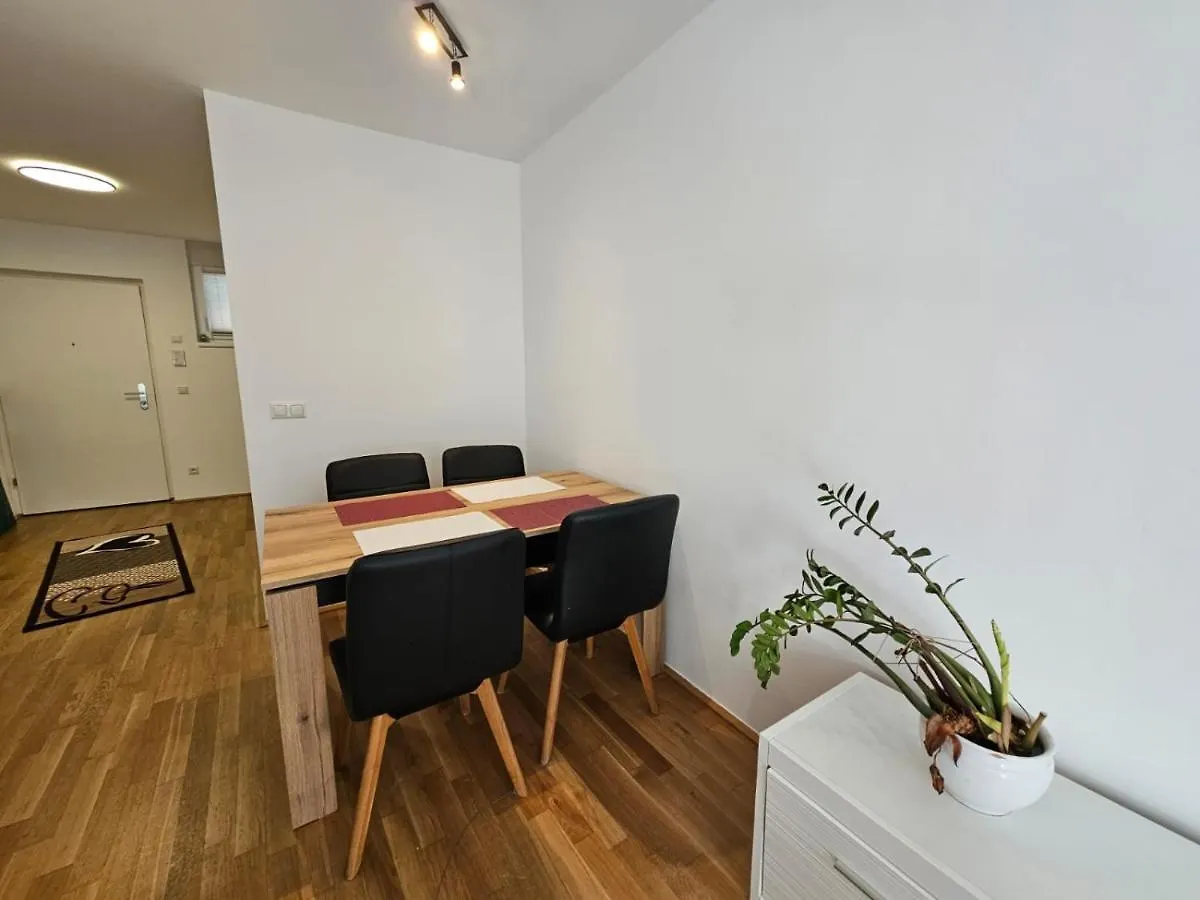Stylish Apartment In Innsbruck + 1 Parking Spot 0*,